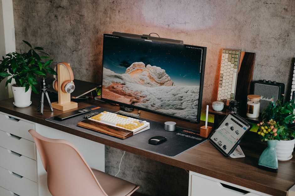 Setup tecnologico moderno sulla scrivania